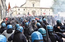 Leopolda: manifestazione No Renzi, polizia carica