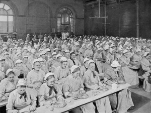 Women_mealtime_st_pancras_workhouse