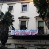 Cento persone occupano stabile sfitto in via Benedetto Marcello!