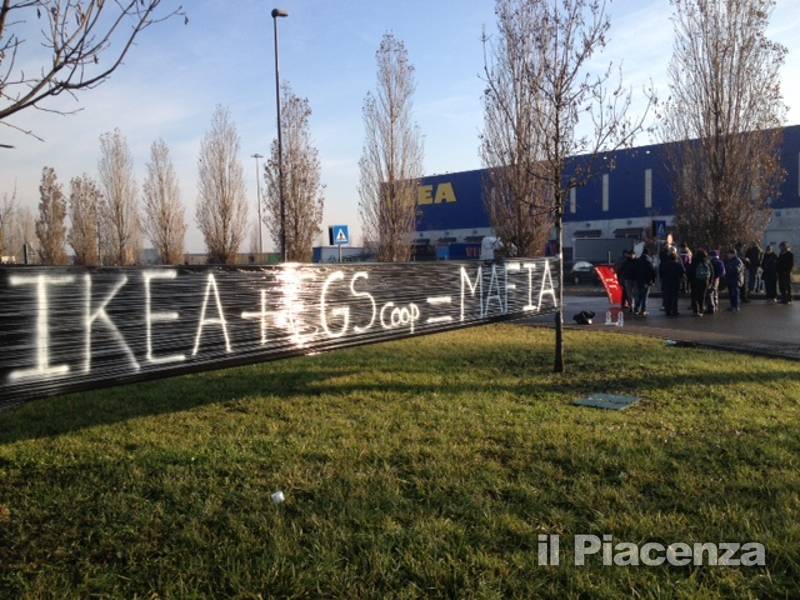 Пикетирование склада IKEAПикетирование склада IKEA