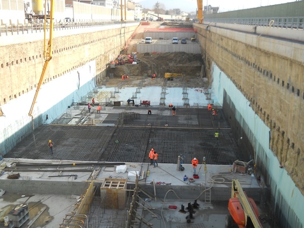 http://www.inventati.org/cortocircuito/wp-content/uploads/2015/07/tunnel-tav-firenze-2.jpg