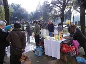 protesta contro parcheggio Piazza del carmine oltrarno