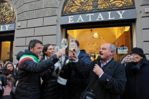 b_300_0_16777215_00_images_01_documenti_articoli_2015_01_14_renzi_farinetti.jpg