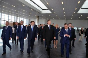 yanukovich poroshenko aeroporto donetsk