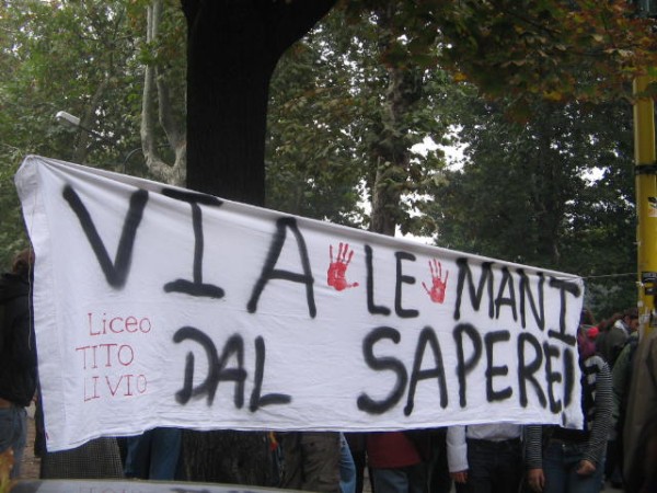 Striscione...