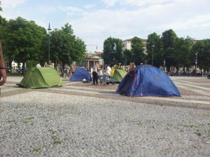 Nasce l'acampada di piazza Vittorio Veneto