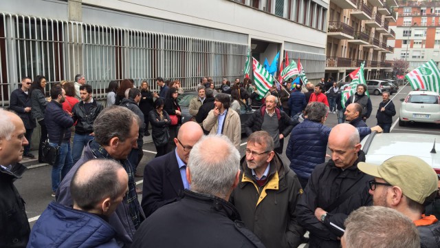 Italcementi: un’altra giornata di sciopero, i lavoratori alzano il tiro