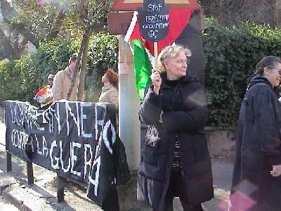 Roma: sit-in ambasci...