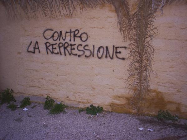stop repressione...